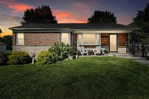 246 Parkway Dr, New Windsor, NY 12553