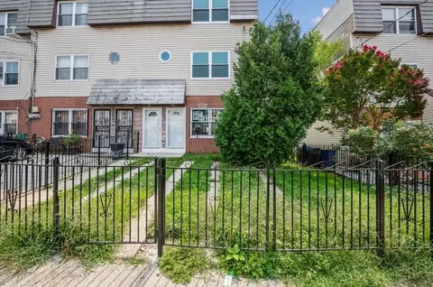 2050 Cicero Ave, New York, NY 10473