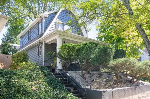 17 Grandview Ave, Greenburgh, NY 10522