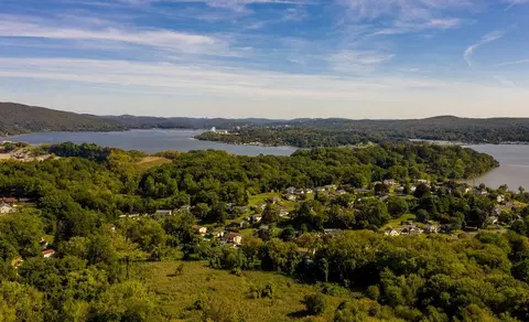 20 Bayview Dr, Stony Point, NY 10980