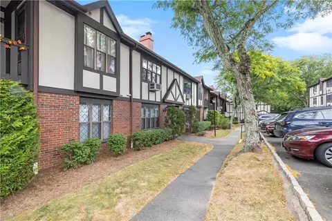 717 Sierra Vista Ln, Clarkstown, NY 10989