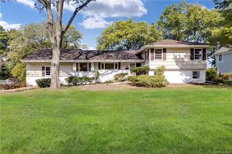 57 Country Ridge Dr, Rye, NY 10573