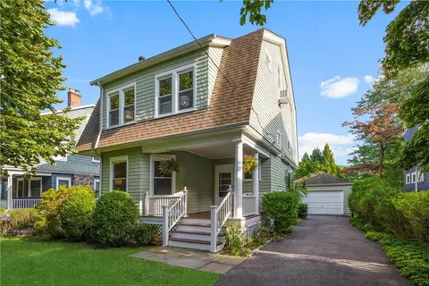 11 Clark Ct, Larchmont, NY 10538