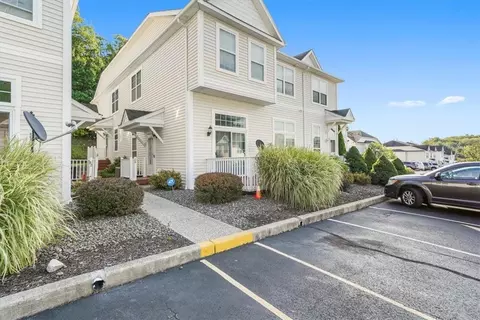 78 Jordan Ln, Middletown, NY 10940