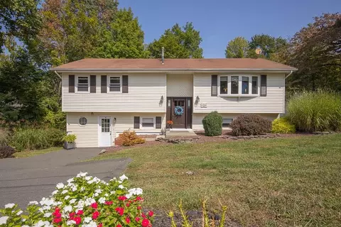 34 Gilmore Dr, Stony Point, NY 10980