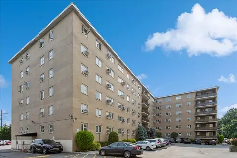 480 Halstead Ave #1U, Harrison, NY 10528