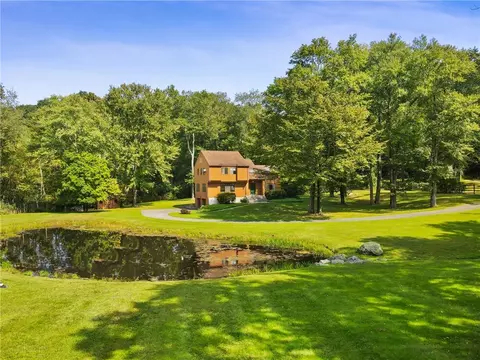 100 Birch Dr, Katonah, NY 10536