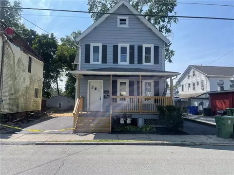 42 Prince St, Middletown, NY 10940