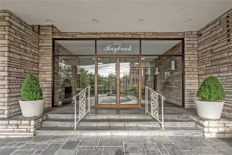 333 Bronx River Rd #416, Yonkers, NY 10704