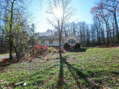 24 Roe Rd, Mamakating, NY 12721