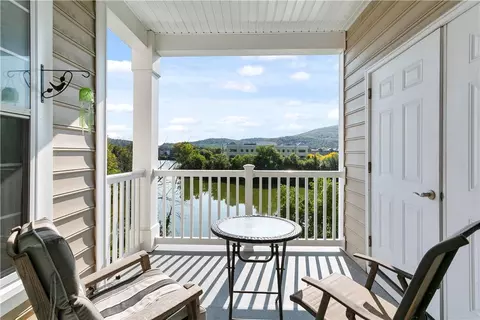 531 Regency Dr, Fishkill, NY 12524