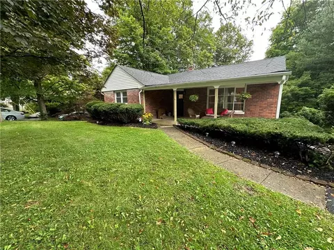27 Hy Vue Dr, Newburgh, NY 12550