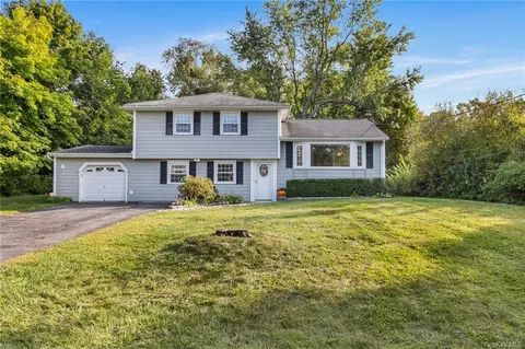 1375 Walter Rd, Yorktown, NY 10598