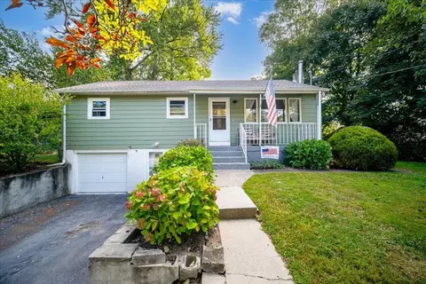 4 Tiger Rd, East Fishkill, NY 12533