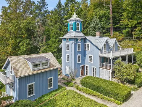 14 Chapel Rd, Lewisboro, NY 10597