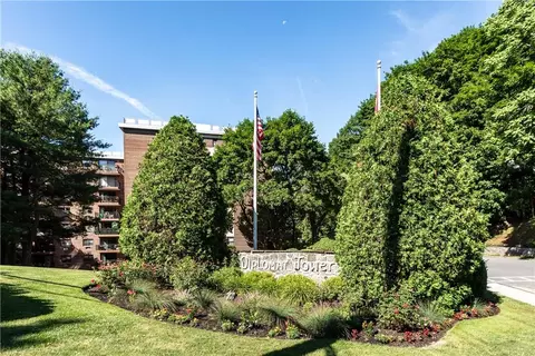 200 Diplomat Dr #4N, Mount Kisco, NY 10549