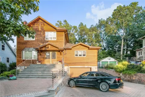 84 Mile Square Rd, Yonkers, NY 10701