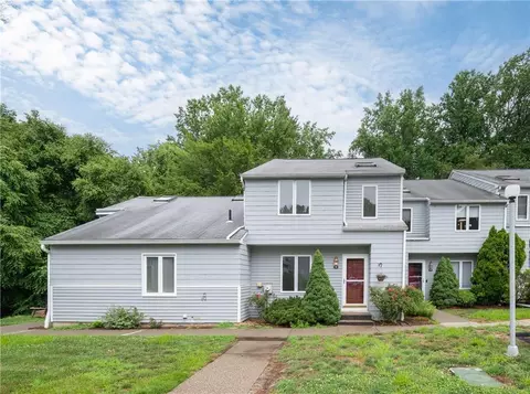 68 Maple Hill Dr, Mahopac, NY 10541