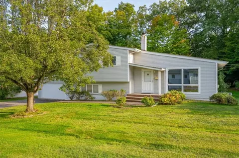 77 Foxwood Rd, Clarkstown, NY 10994