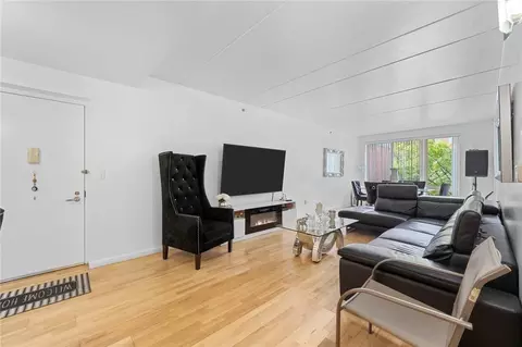 715 Fox St #3B, New York, NY 10455