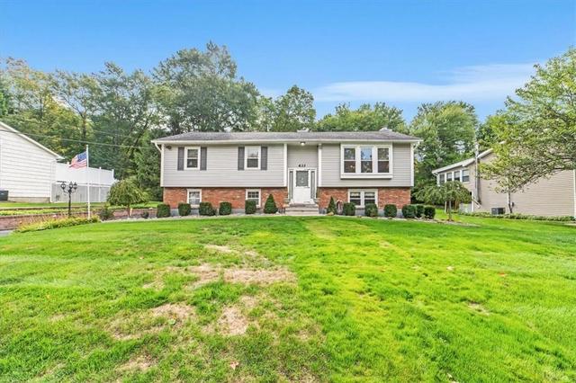 633 Challinor Dr, Yorktown, NY 10598