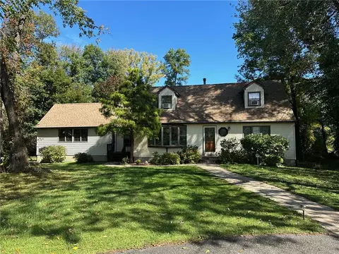 15 Park Hill Dr, New Windsor, NY 12553