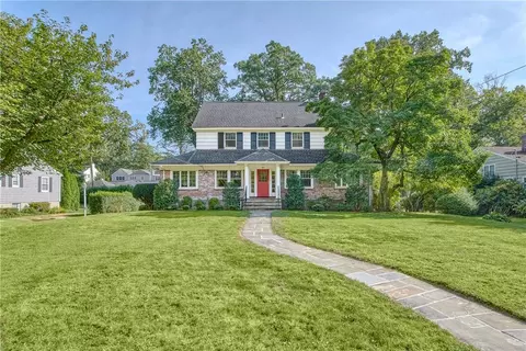 23 Heatherbloom Rd, White Plains, NY 10605