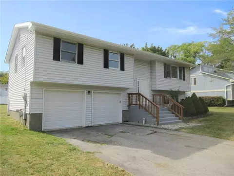 51 Guernsey Dr, New Windsor, NY 12553
