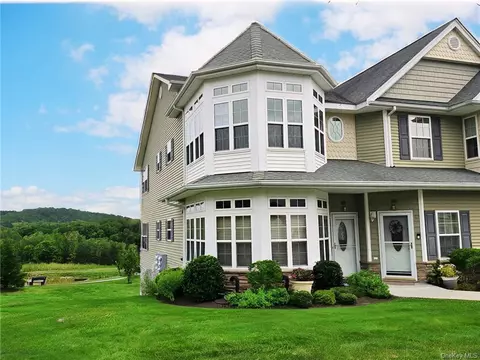 909 Egrets Lndg, Carmel, NY 10512