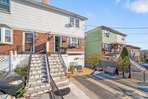 122 Woodland Ave, Yonkers, NY 10703