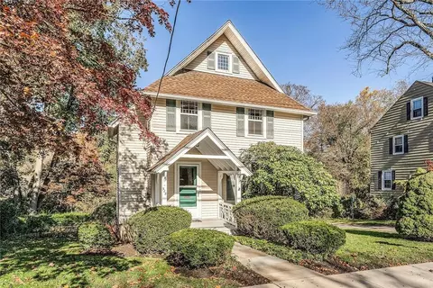528 Bedford Rd, Mount Pleasant, NY 10591