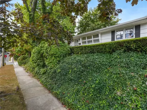 345 Stanley Ave, Mamaroneck, NY 10543