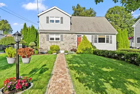 9 Lamesa Ave, Eastchester, NY 10709