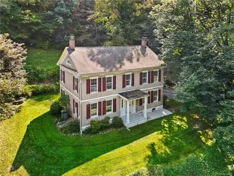 16 Juengstville Rd, North Salem, NY 10560