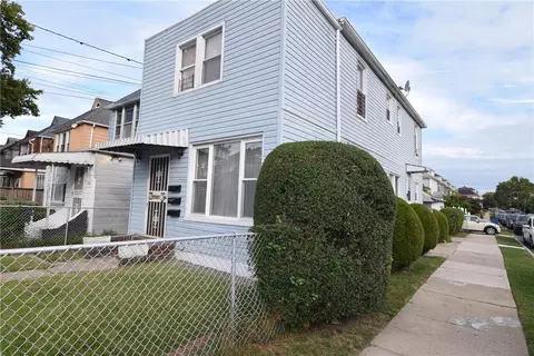 999 E 241st St, New York, NY 10466
