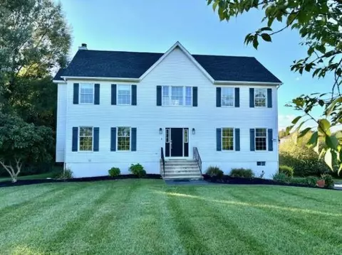 15 Mountain Laurel Blvd, Dover, NY 12594