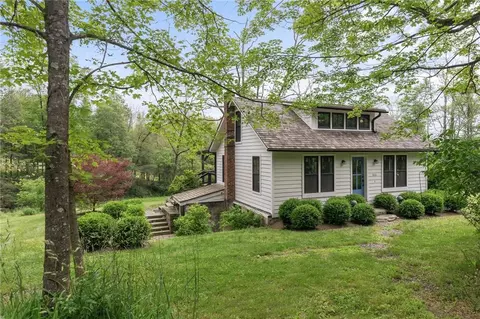 416 Queens Hwy, Rochester, NY 12404