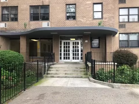 1966 Newbold Ave #1002, New York, NY 10472