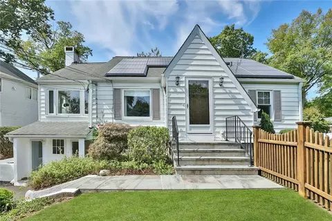 422 Tompkins Ave, Clarkstown, NY 10960
