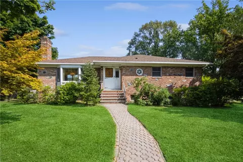 71 Ridge Rd, Clarkstown, NY 10989