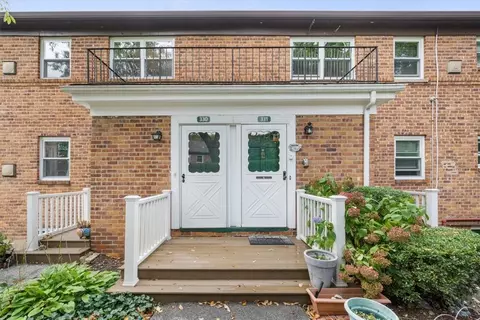 10 Fieldstone Dr #330, Greenburgh, NY 10530