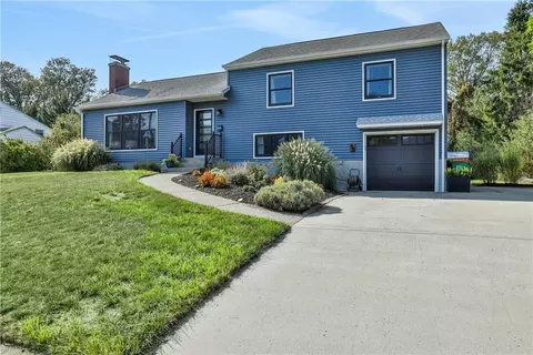 84 W Willow St, Beacon, NY 12508