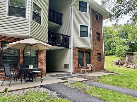 27 Walden Ct #D, Yorktown, NY 10598