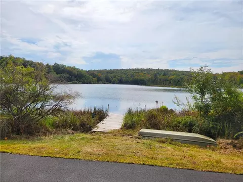 560 Lake Shore Dr, Smallwood, NY 12778