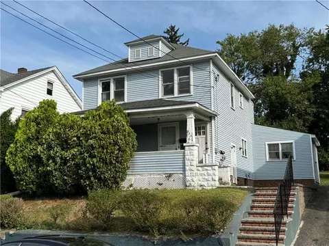 374 1st St, Newburgh, NY 12550