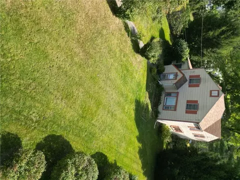 16 Burlison Ave, Ellenville, NY 12428