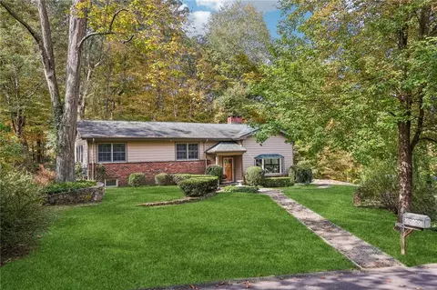 27 Ridge Rd, New Castle, NY 10549