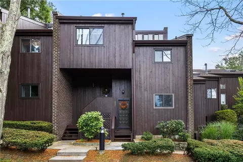 377 N Greeley Ave, New Castle, NY 10514