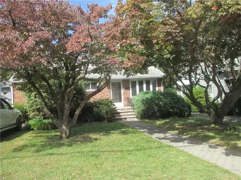 86 Gurnee Ave, Haverstraw, NY 10927
