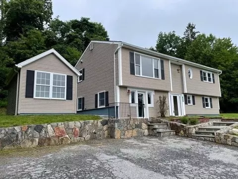 2965 Gomer St, Yorktown, NY 10598